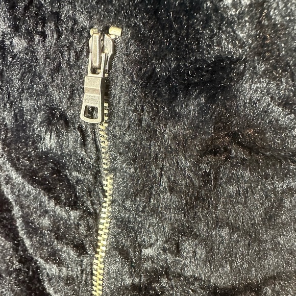 Armani Exchange Faux Fur Vest US S - Picture 3 of 8